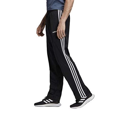 adidas broek en vest vast aan elkaar